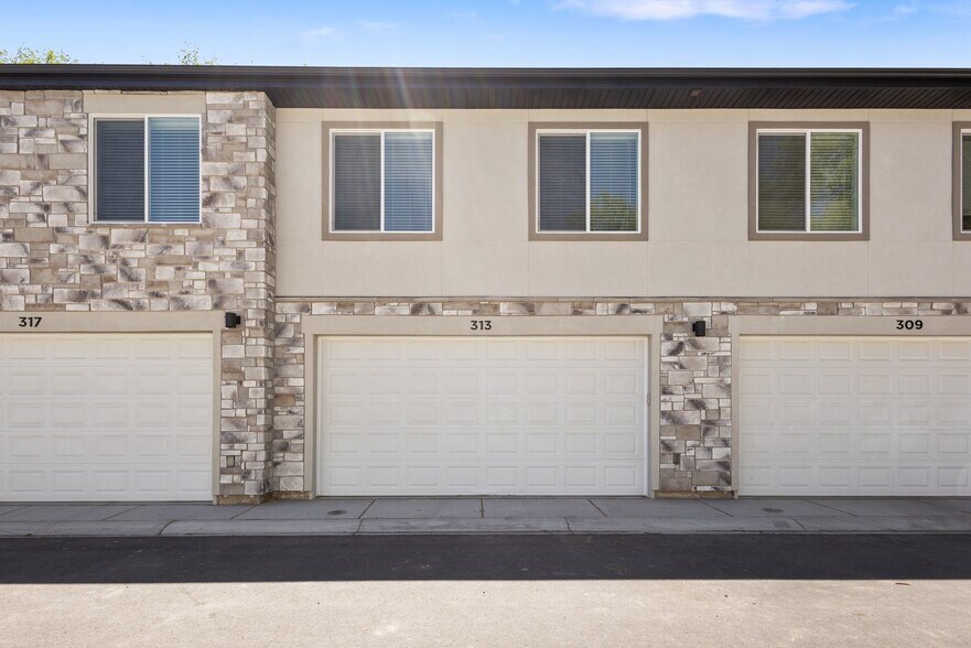 Building Photo - 313 E 750 N