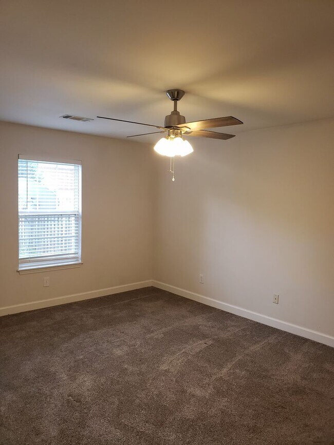 Building Photo - 404 Northrop Pl