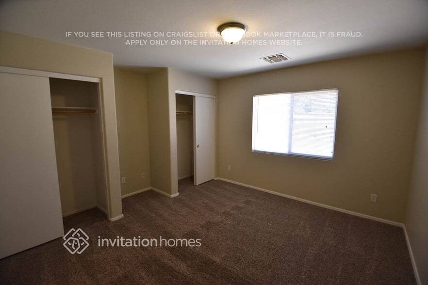 Building Photo - 12018 W Aster Dr