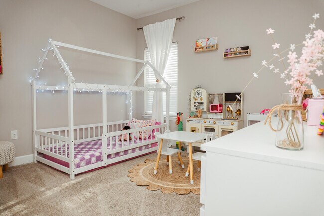 Building Photo - 105 Sago Palm Wy