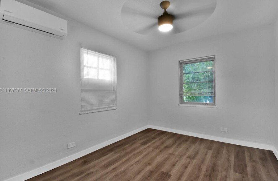 Building Photo - 547 NW 49th St