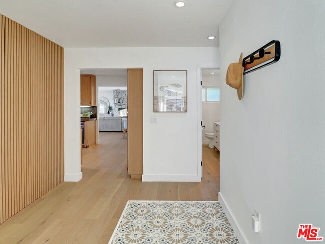 Building Photo - 39390 Marietta Cir