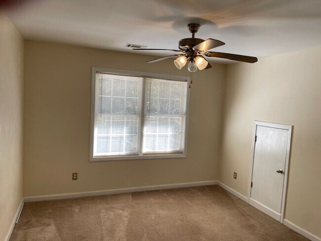 Building Photo - 145 Princeton Trce