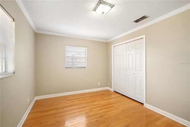 Building Photo - 3909 W Iowa Ave