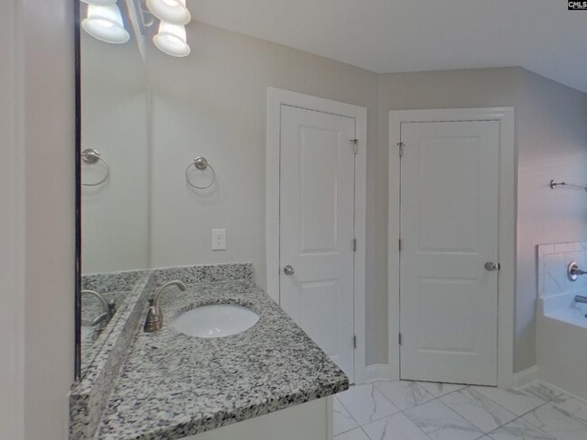 Building Photo - 541 New Cut Ln