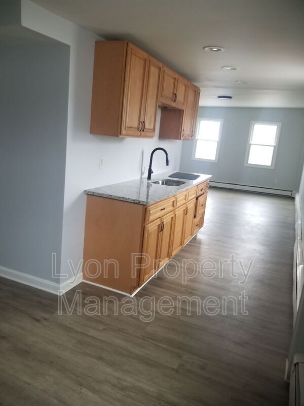 Building Photo - 12 Clark Ct