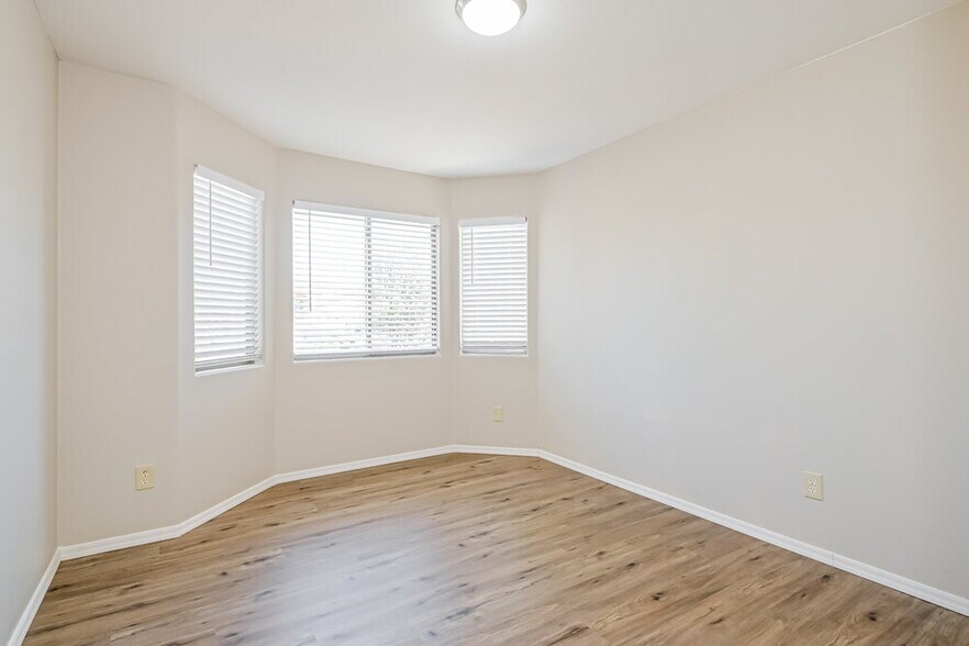 Building Photo - 4360 E Mesquite Desert Trail