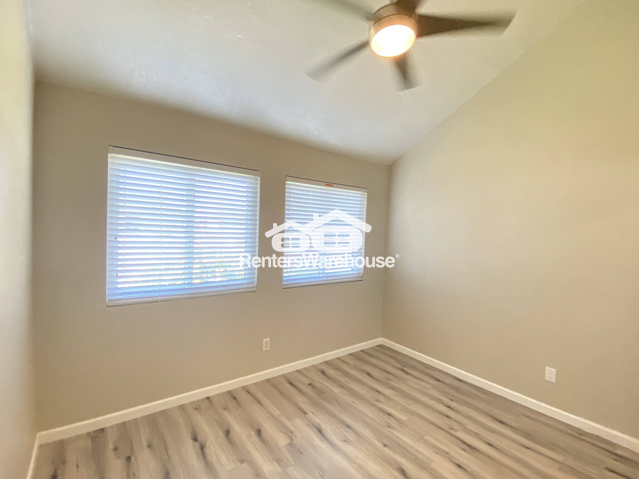 Building Photo - 4901 S Calle Los Cerros Dr