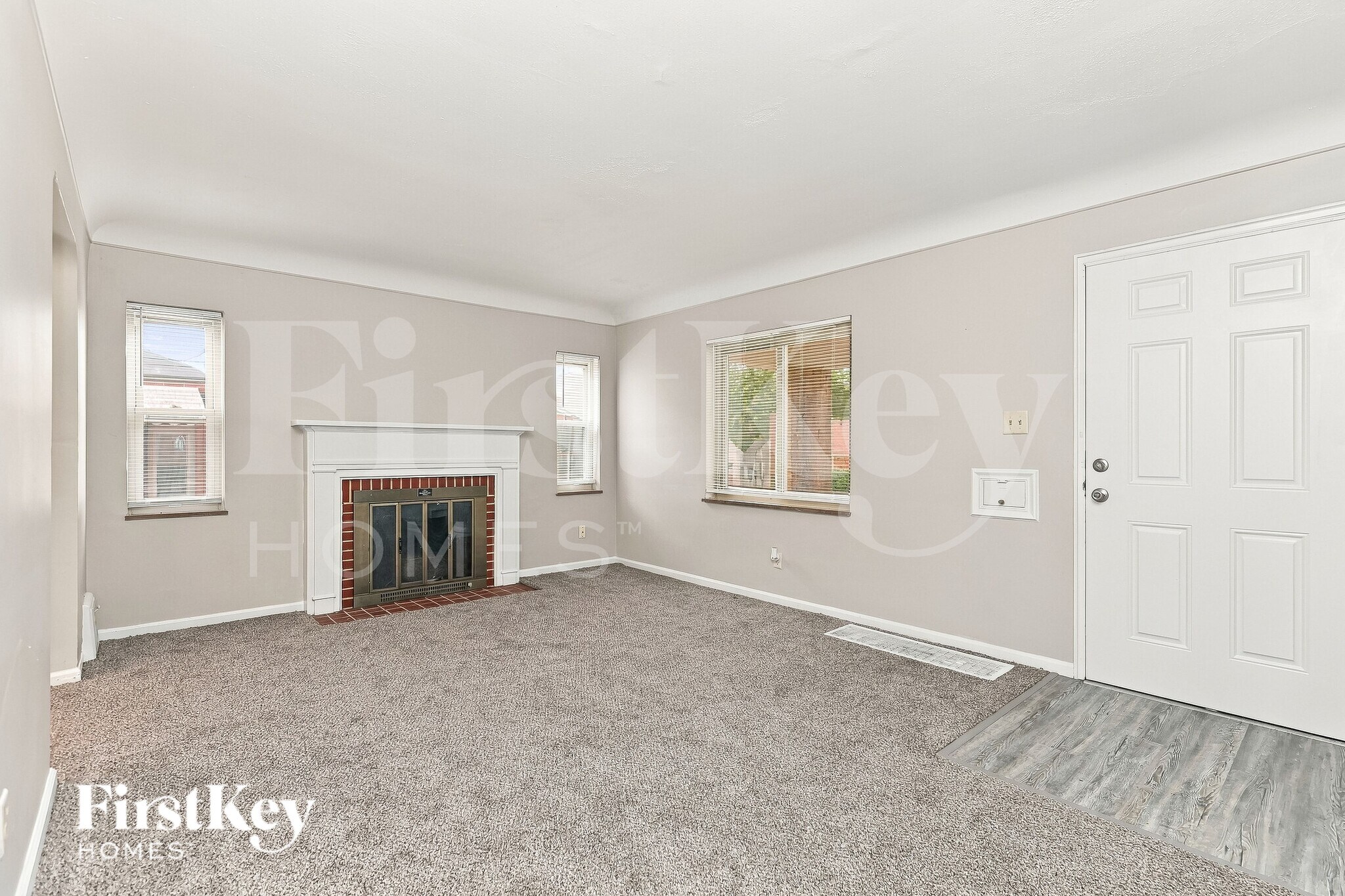 Building Photo - 1494 Clovernoll Dr
