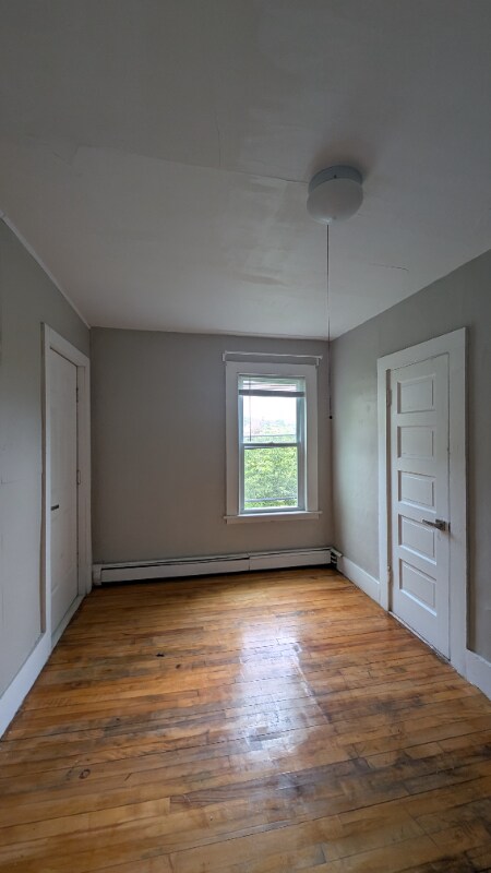 Building Photo - 472 Burgess St