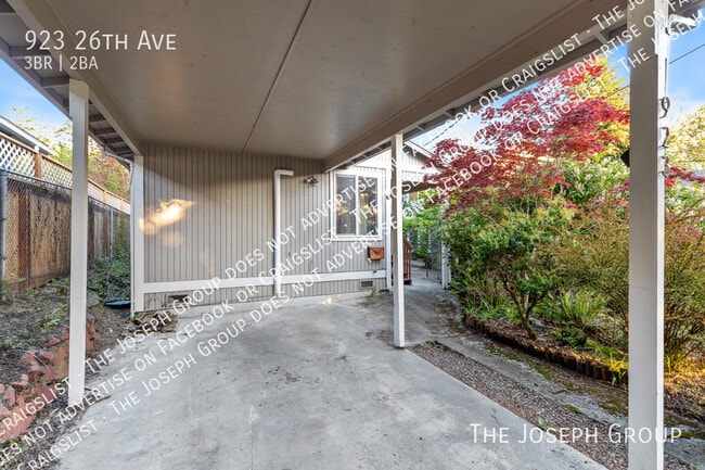 Building Photo - 923 26th Ave