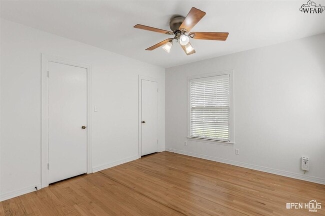 Building Photo - 2409 Martin St
