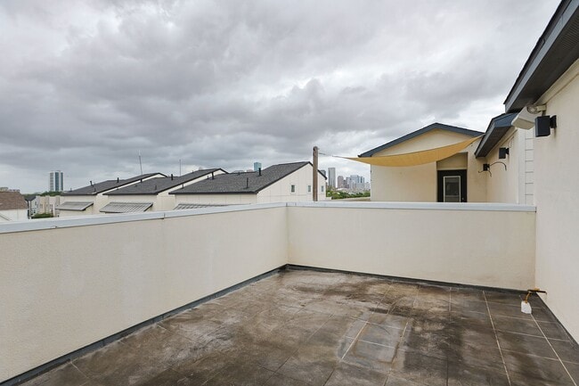 Building Photo - 2212 Stuart St