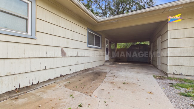 Building Photo - 6040 Hartford Dr