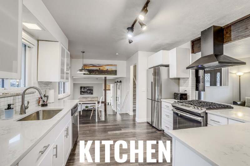 Building Photo - 2860 S Golden Way