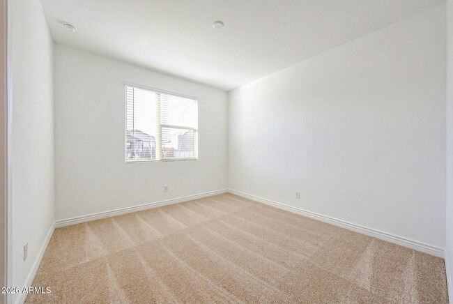 Building Photo - 14766 West Honeysuckle Dr