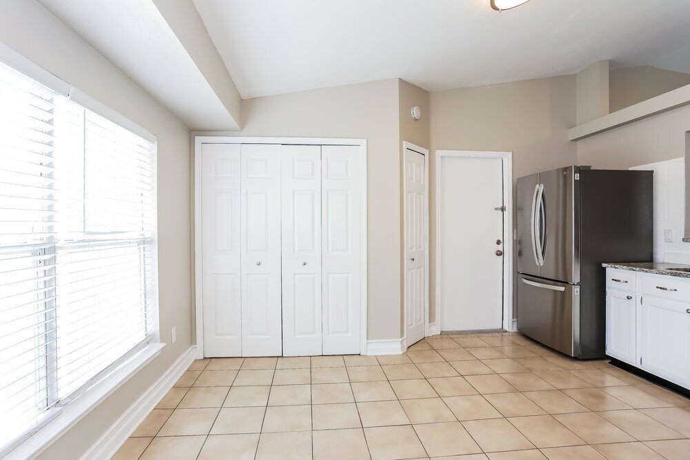 Building Photo - 8241 Dover Cliff Ct