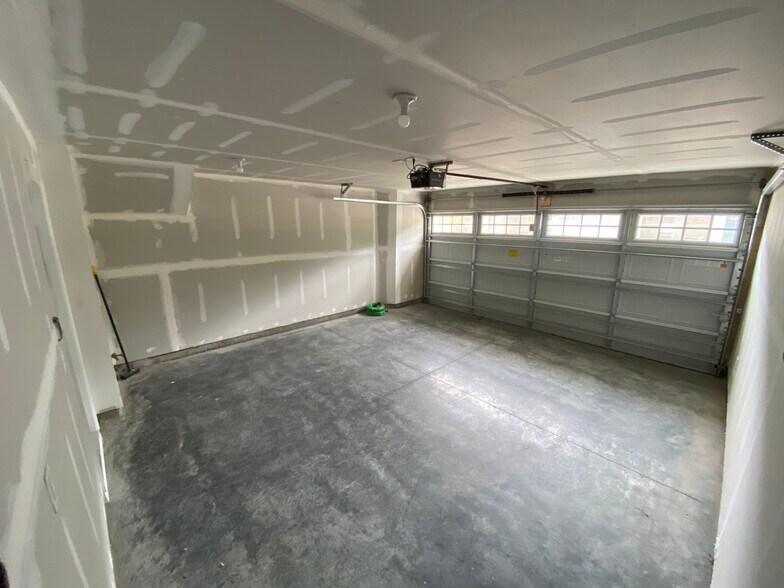 Building Photo - 4843 Randall Rd