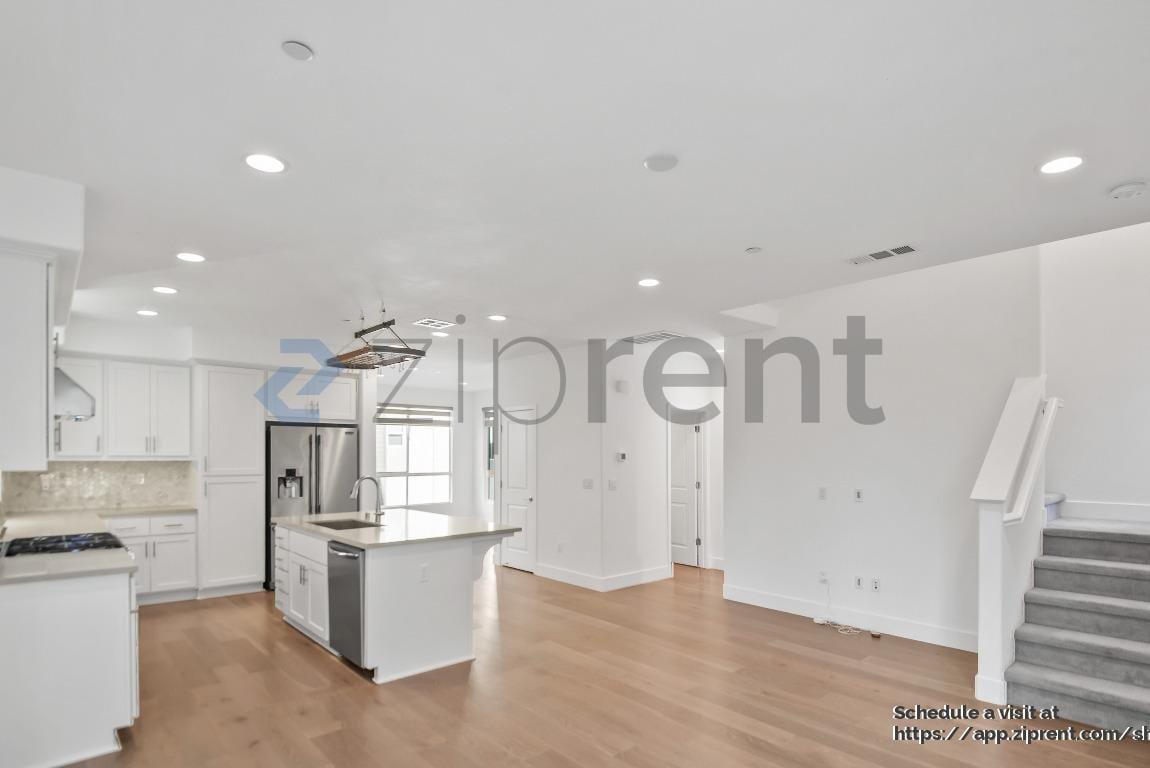 Building Photo - 1462 Longitude Dr