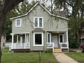 Building Photo - 405 W White St