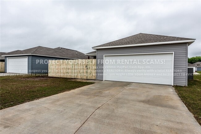 Building Photo - 4679 W Fairbanks Way