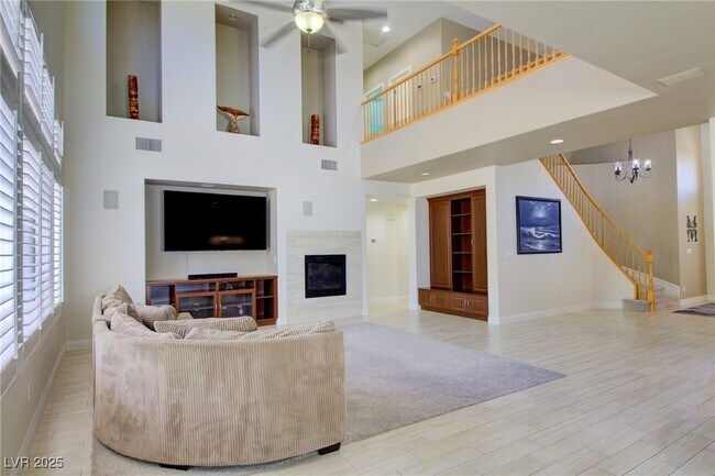 Building Photo - 8925 Monte Oro Dr