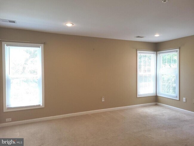 Building Photo - 1108 Swan Creek Rd