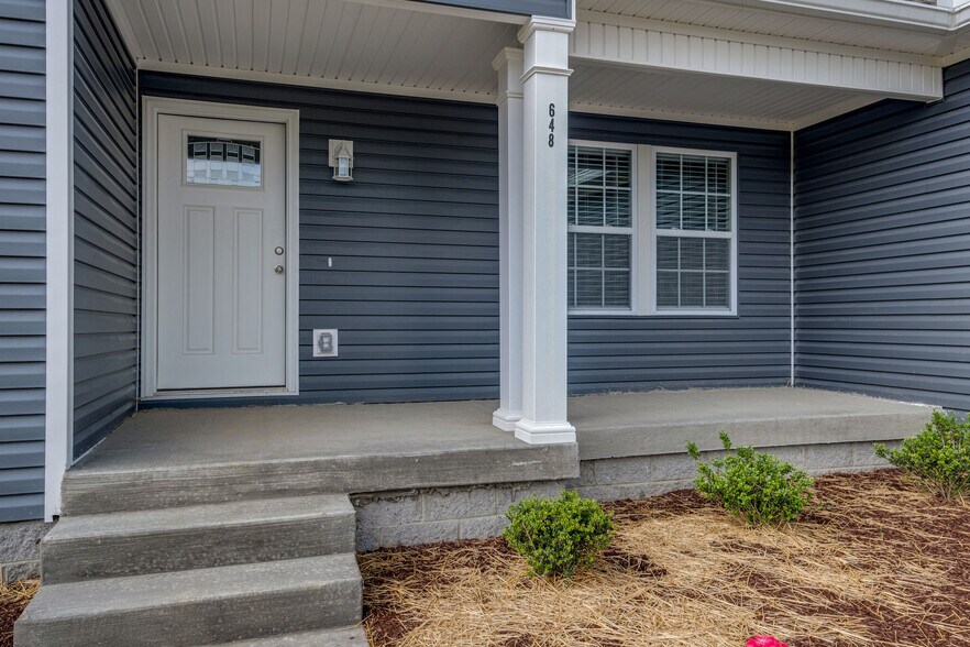 Building Photo - 648 S Tunnel Rd