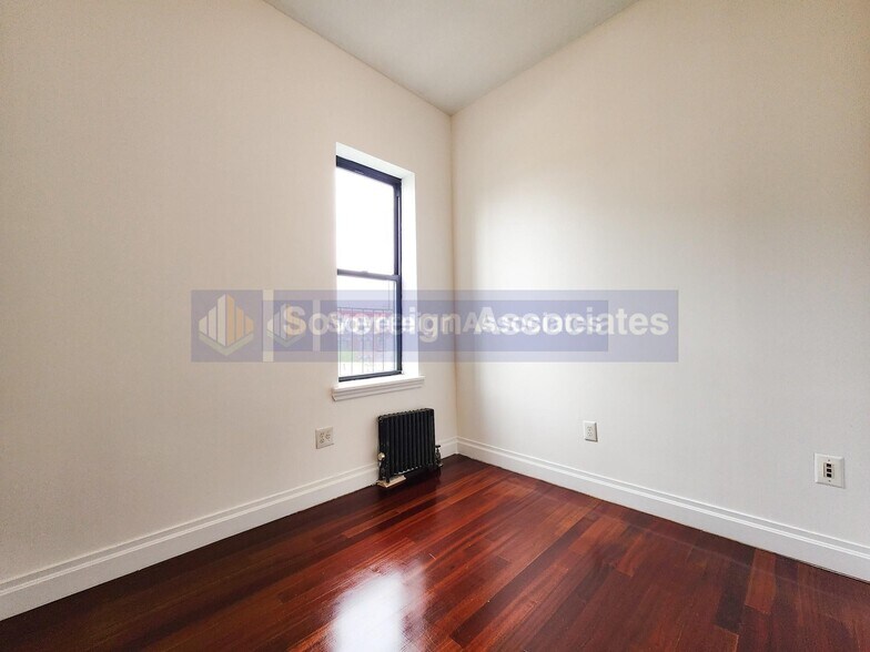Building Photo - 605 W 137th St