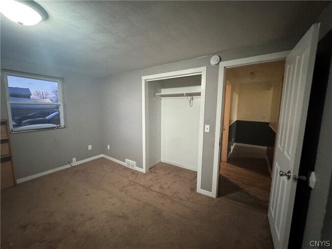 Building Photo - 109 1st St