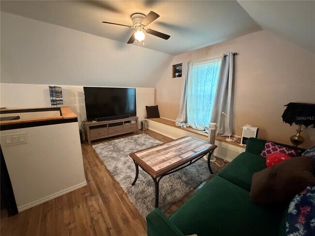 Building Photo - 2516 3rd Ave S