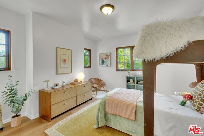 Building Photo - 4300 Laurelgrove Ave