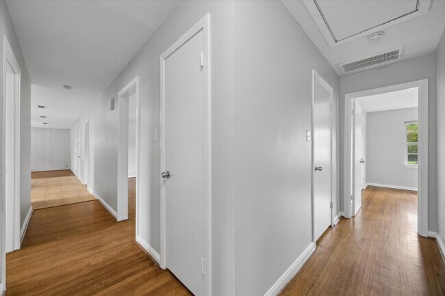 Building Photo - 8037 Longridge Dr