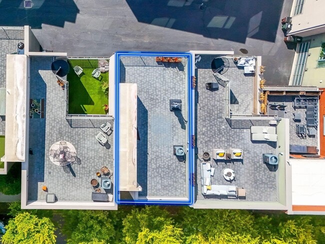 Building Photo - 801 N 6th St