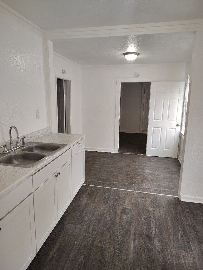 Building Photo - 144 Neatherwood Dr