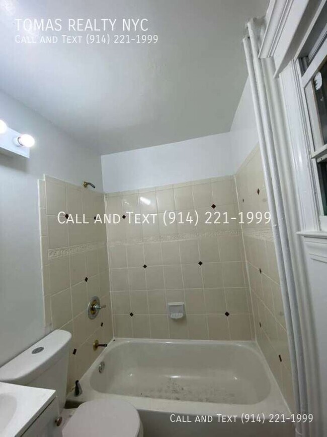 Building Photo - 14 Garfield St