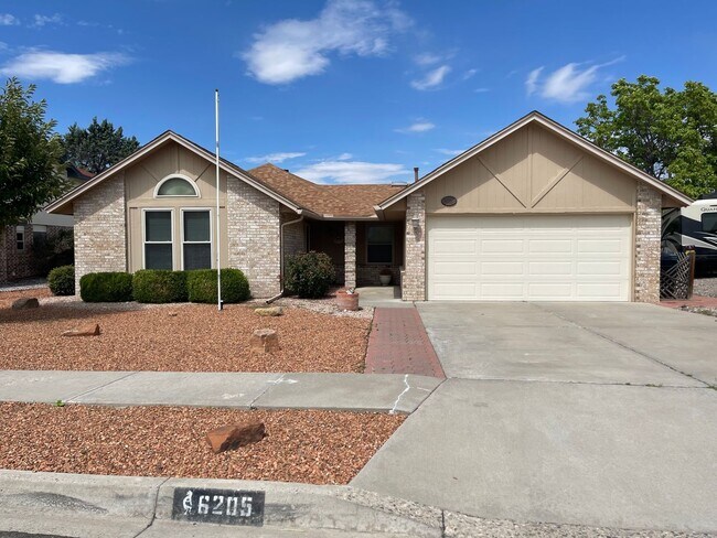 Primary Photo - 3 Bedroom Near Mariposa Park in Taylor Ranch