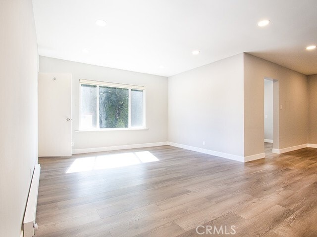 Building Photo - 2027 Vista Del Mar Ave