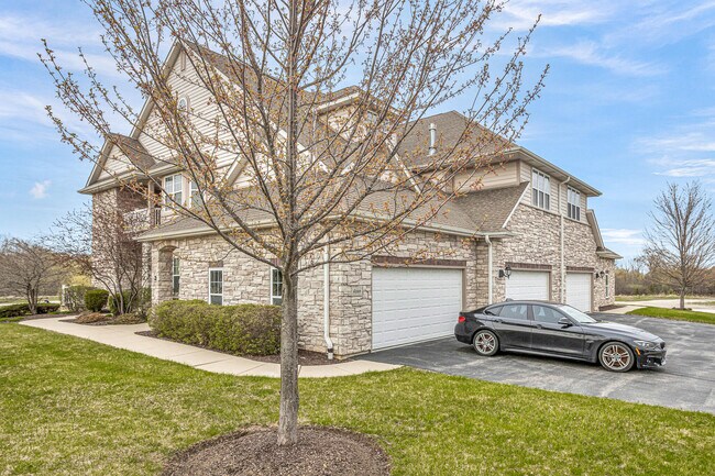 Building Photo - 4666 Sagewood Cir