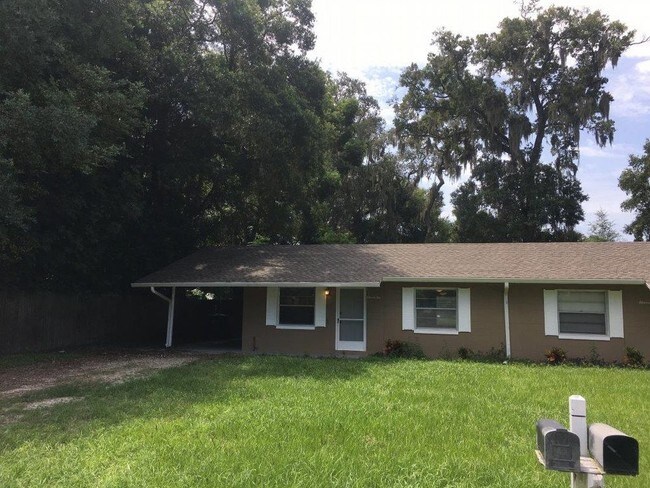 Primary Photo - CUTE APOPKA 2 BED 1 BATH RENTAL DUPLEX