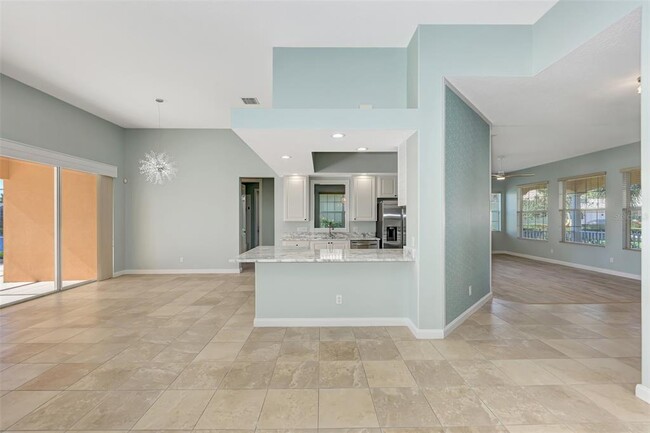 Building Photo - 13465 Bastiano St