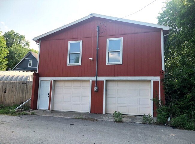 Building Photo - COMING SOON!! Historic 4 Bed, 2 Bath House