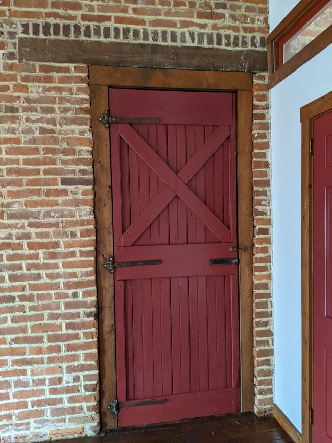 Decorative door - 11 Spruce St