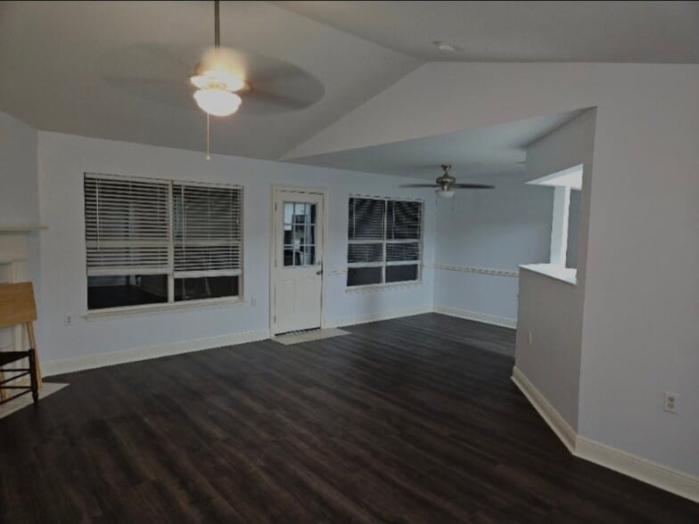 Building Photo - 1131 Camaree Pl