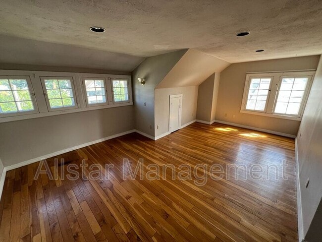 Building Photo - 1622 Northland Ave