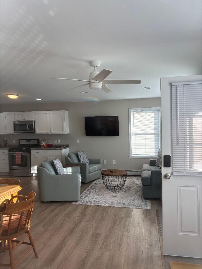 Building Photo - 55 Suncrest Terrace