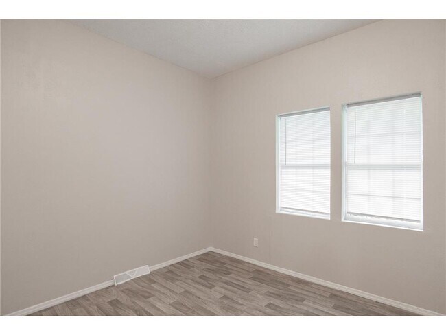 Building Photo - 1125 Margaret St