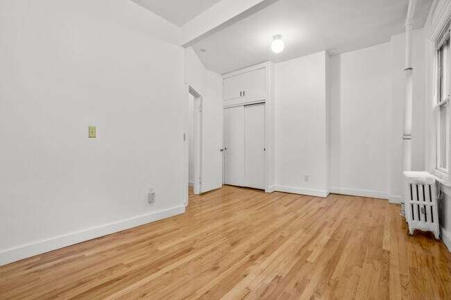 Building Photo - 6 Dwight St