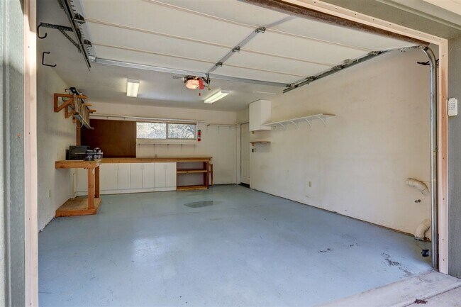 Building Photo - Beautiful home in the Mountain Club!