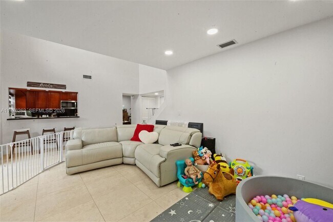 Building Photo - 6523 NW 170th Ln